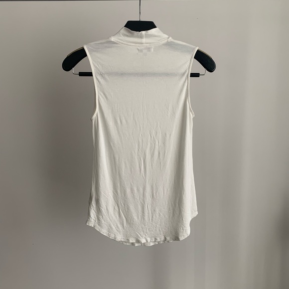 STYLE MINT Sleeveless Top - Picture 3 of 5